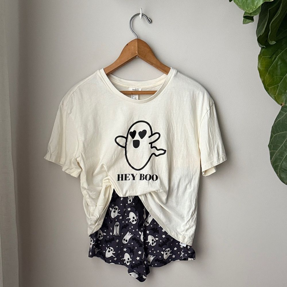 Forever 21 Halloween Pajamas ‘Hey Boo’ Ghost Shorts and Short Sleeve T-Shirt Set